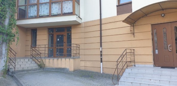 Продаж приміщення 180м2. Фасадний вхід, коциловського 13