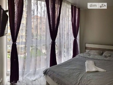 Квартира подобово, посуточно є різні варіанти. Центр. Власник.