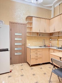 Здам квартиру подобово в центральній частині міста. Янголятко поряд !