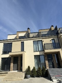 Таунхаус Дослідна станція