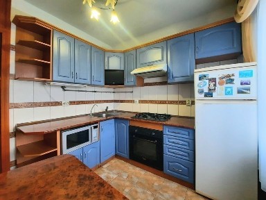 Продам 2к квартиру з капітальним ремонтом біля парку