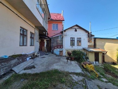 Продається 4к багаторівнева квартира вул. Краснодарська 3