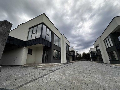 Нова Черга! Продаж Будинку <a href='/newbuilding/6086/view/zk-zubra'>Зубра</a> ! Котедж за ціною квартири!