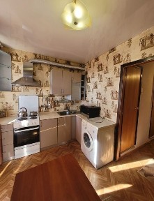 Продам 1-к. кв, 42кв. м, ул. Кричевского, 41, с/м Класс напротив