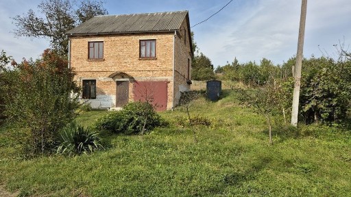 Будинок біля лісу