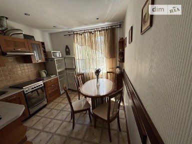 Продам 2 комнатную квартиру сталинку в центре города район металлургич