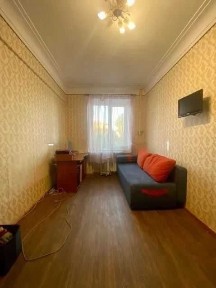 Продам трикімнатну квартиру по вулицi Перемоги 48 р-н Б. Ш. Власник.