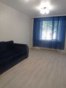 продам двухкомнатную полнометражную, район бульвара Шевченко