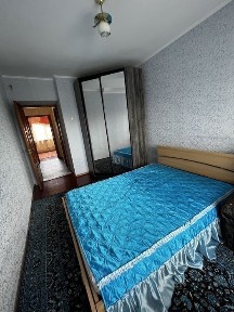 Здам 3 кімнатну квартиру в центрі подобово