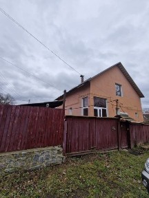 Будинок. М, умань. Центр міста