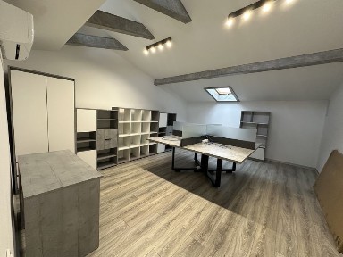 Оренда нового офісу, саітло є постійно, гарна локація