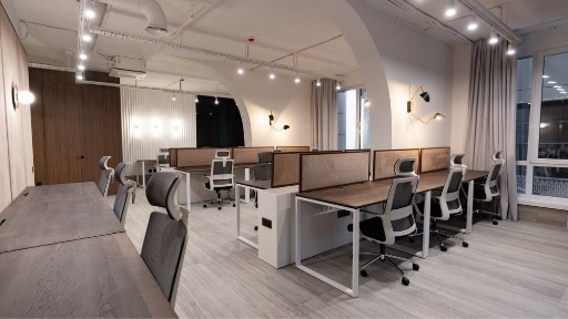 вулиця Бульварно-Кудрявська, Київ, вул. Бульварно-Кудрявська 15, район Шевченківський, п'ятиповерхова будівля