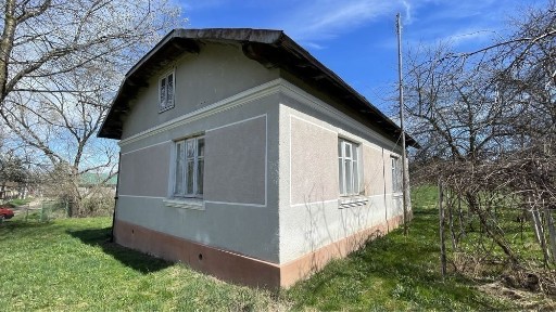 Продається цегляний будинок з комунікаціями