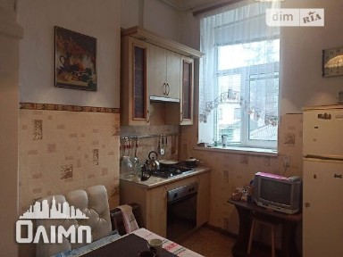 Продається 3 кімнатна квартира район Центр 5827