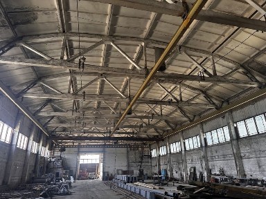 Майновий комплекс з залізничною колією склад козловий кран рампа