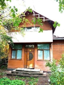 Продається напівособняк в селищі Лисець 8 км до Івано-Франківська.