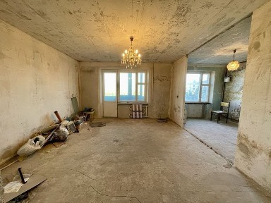 Продаж квартири на 5 Зарічному