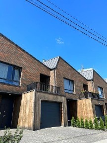 Продаж таунхаусу у Зубрі біля лісу