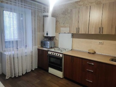 1-кімнатна квартира на Зодчих (Поділля). АГВ, ремонт, меблі, техніка.