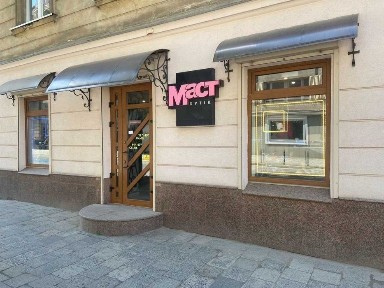 Оренда магазину, кавярні, перукарні 87 м2 в центрі поч. Франка