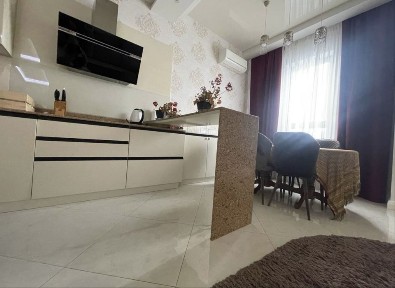 Аренда 3к. кВ. Центр пер. Банный 1, Дом на Набережной Новострой