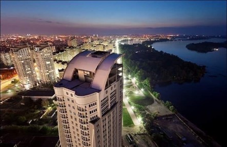 Оболонська набережна, район Оболонський, Київ, метро Оболонь, наб. Оболонська 1/2 • ID 15496473