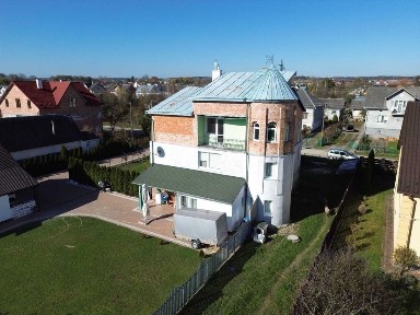 Продається частина цегляного будинку на вїзді в с. Лішня!