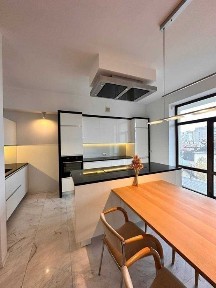 Продаж елітної 2 кім. квартири з ремонтом вул. Червона