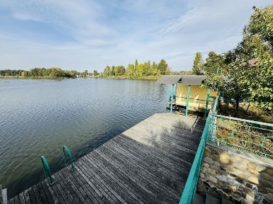 БЕЗ КОМІСІЇ, будинок з власним причалом і виходом у Дніпро, з РЕМОНТОМ