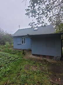 Продаж двох дачних будинків з санвузлом