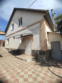 Продаю шикарный 2х эт. дом с готовым бизнесом г. Мерефа