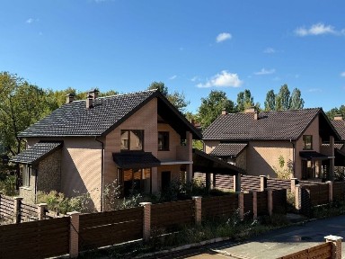 Будинок в 10 хвилинах від Києва, в закритому КМ 