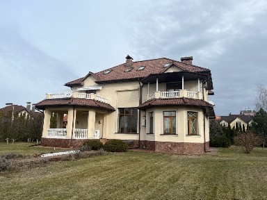 Оренда котеджу 388 м²