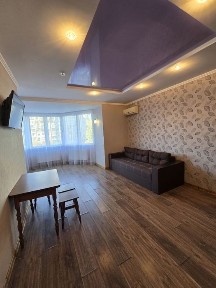 Здам подобово 1 кімнатну квартиру з ремонтом на Митниця-центр