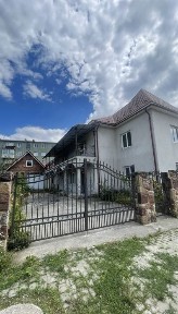 Продається добротний 2-поверховий будинок. Чортків