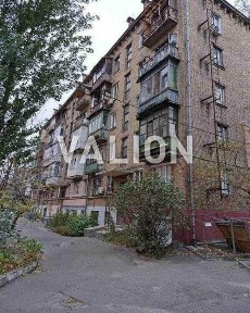 Продаж 1к квартири на вул. Набережно-Лугова 3, Подільський район