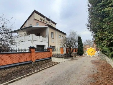 Центр. Продам будинок в елітному районі