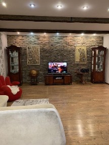 Продам будинок в центрі