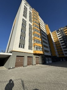 Продаж просторої 1к. кв. в зданій новобудові, Виставка