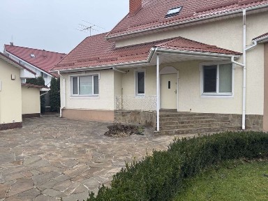 Будинок у Щасливому з басейном та сауною. Поряд Гора, Проліски.