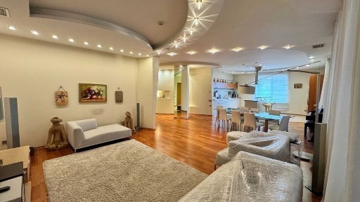 Продам квартиру премиум класса, с ремонтом, в центре.