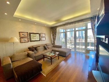 Продажа 4-комнатной квартиры 155 м², Василия Жуковского ул., 21А