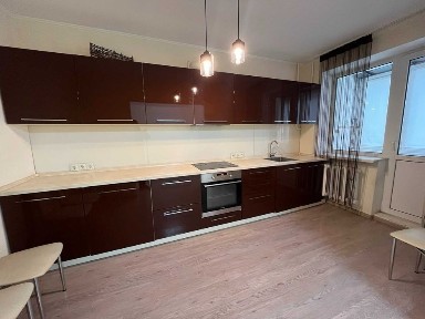 Продаж 3-х кімнатної квартири р-н 