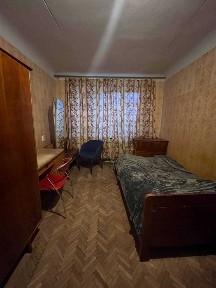 Центр р-н Білої Альтанки 2х кімнатна квартира у житловому стані!