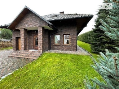 Добротний будиночок в Тинному