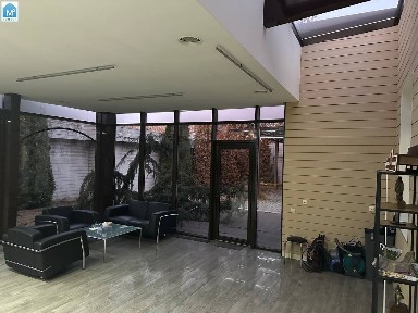Оренда закритого офісу від 87.8 кв. м, метро