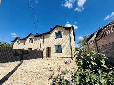 Продаж таунхауса на Старому місті 105 м2, 4 кім. та без комісії