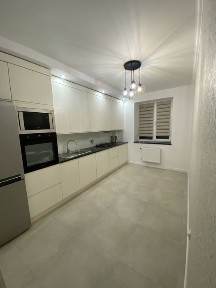 2кімнатна з якісним ремонтом і кладова у подарунок