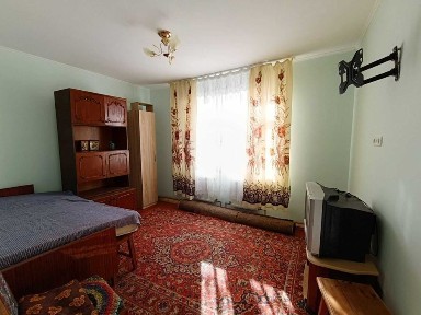 Частина будинку як 2-х кімнт. кв центр с. Піщане!