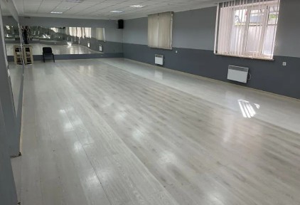 Продаж спеціального приміщення на вул. Глибока 15, площа 269 кв. м